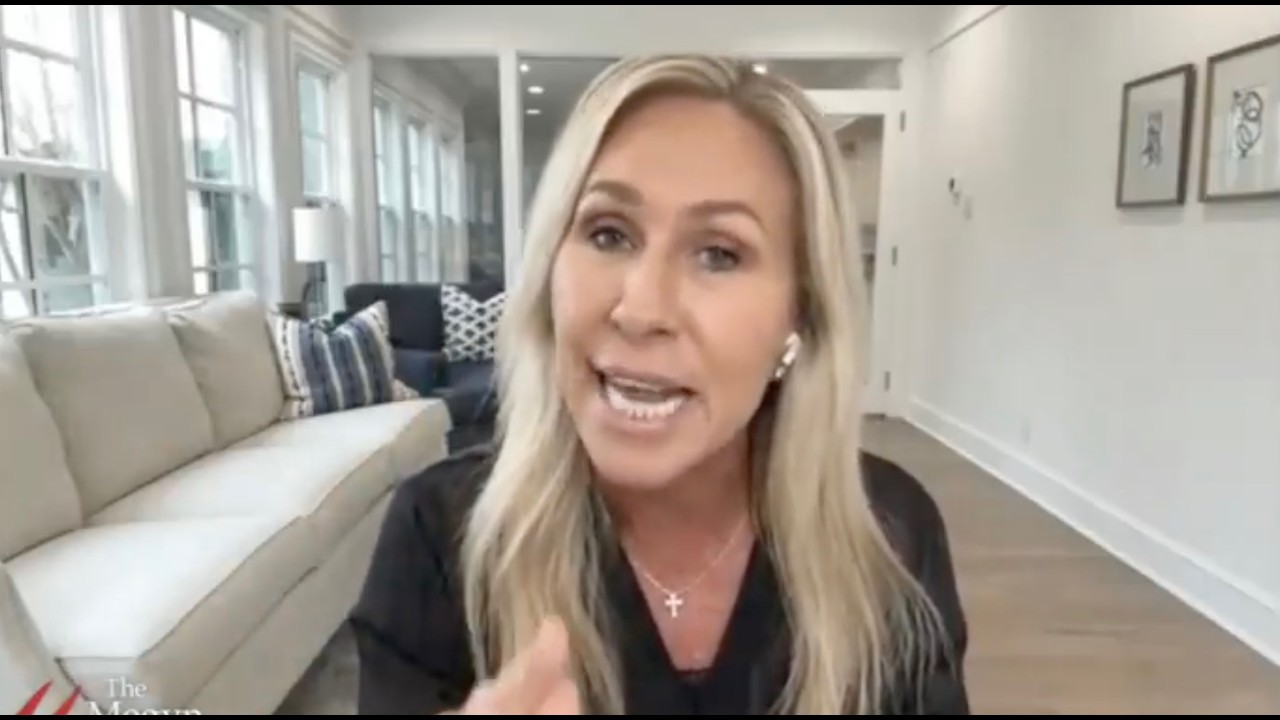 “What the f— is happening!?” Marjorie Taylor Greene LOSES IT on her OWN party