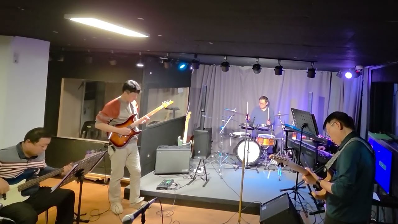 스물다섯 스물하나 밴드 합주