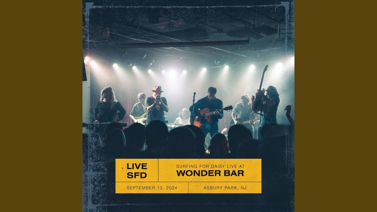 Mira Goddess (feat. Danny Clinch) (Live) en YouTube Mira Goddess (feat. Danny Clinch) (Live) en YouTube