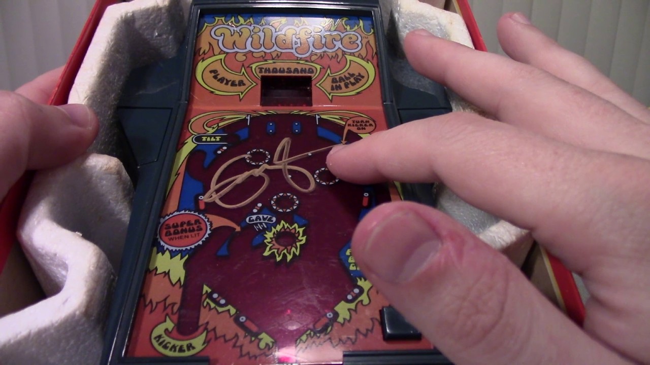 Игра Wildfire Pinball от Parker Brothers (1979) — с автографом Гарри Китчена!