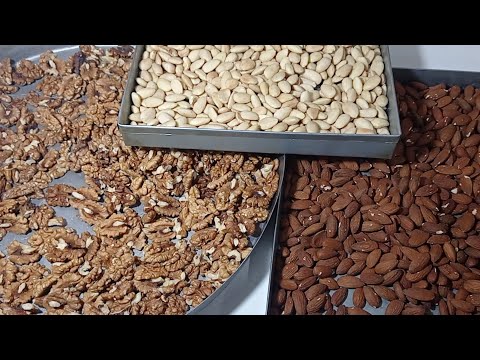 الطريقة كفاه ترحيو الجوز واللوز لحشو البقلاوة نوع البيترا لي نخدم بيها وين كنت نسكن و أواني فخمة