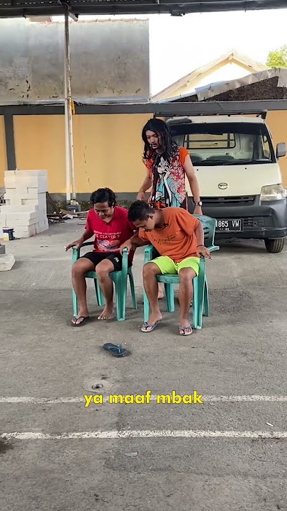 akibat godain cewe di jalan jadi kena geplak kan!? #shorts #trending #videolucu #cewekbarbar #short