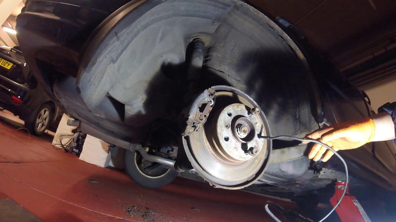 How to pull the handbrake BMW Как подтянуть ручной тормоз BMW YouTube