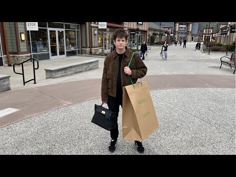 WOODBURY COMMON LUXURY OUTLET SHOPPING NEW YORK SPRING 2025 BOTTEGA CELINE DIOR FENDI BALENCIAGA