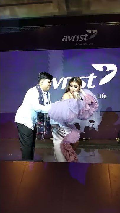 Asik goyang bersama ayu ting-ting