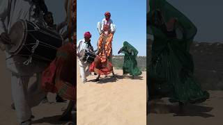 🐪🥁 مشهد مذهل في صحراء راجستان مع الجمل والرقص 💃🏜️