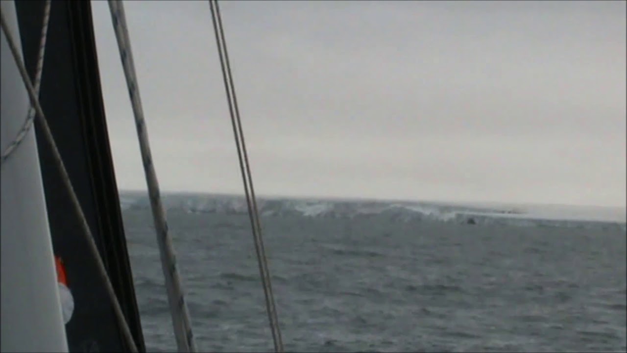 Mingming II Visits the Ice Cliffs of Edgeoya, North Eastern Svalbard