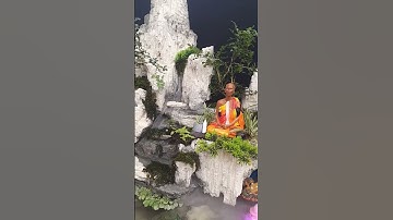 thầy minh tuệ bên thác nước đẹp