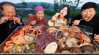 Spicy Seafood soup with octopus, crab, abalone, clam - Mukbang eating show