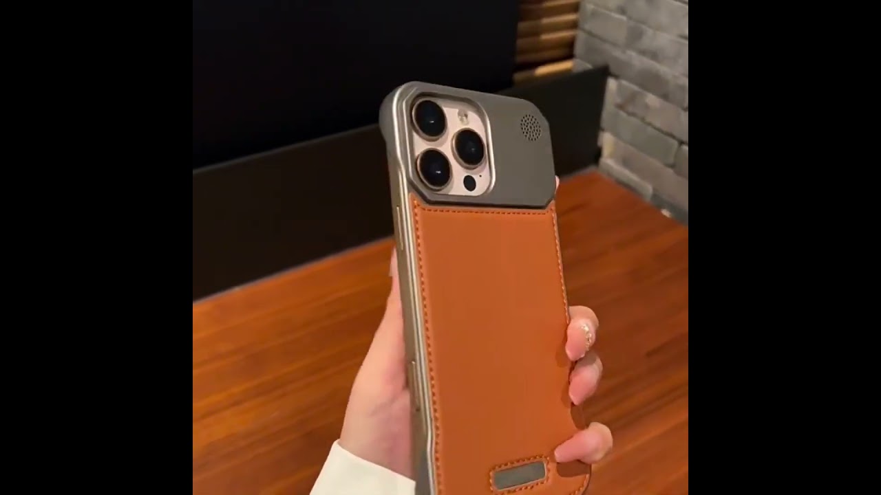 Пластиковый чехол "ArmorLine Leather" для Apple iPhone 15 Pro Коричневый