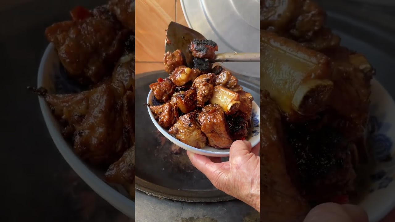 今天老叔从外地回来了，我们做了血肠烩酸菜，鲫鱼炖粉条，炖黄鳝，炖排骨，小葱拌豆腐，一家人一起吃顿饭，短暂的相聚倍感温暖。 #鲫鱼炖粉条 #炖黄鳝 #记录我的农村生活 #酸菜五花肉炖血肠 #冬天就想吃