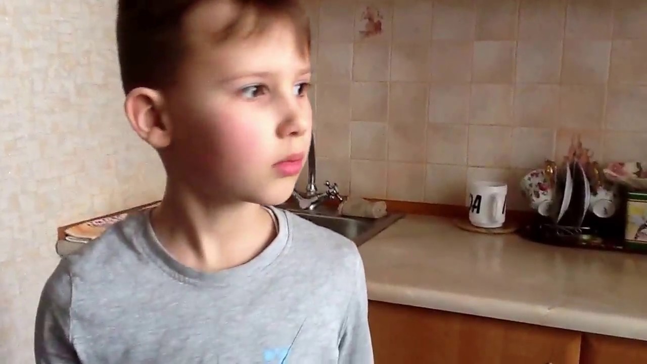 Чувак ебет машину