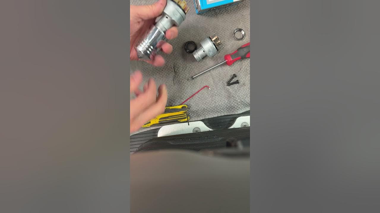 Ignition switch (replace) Peterbilt 389 - YouTube