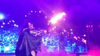 Gene Simmons breathing fire in Barcelona 2015 (40 tour)