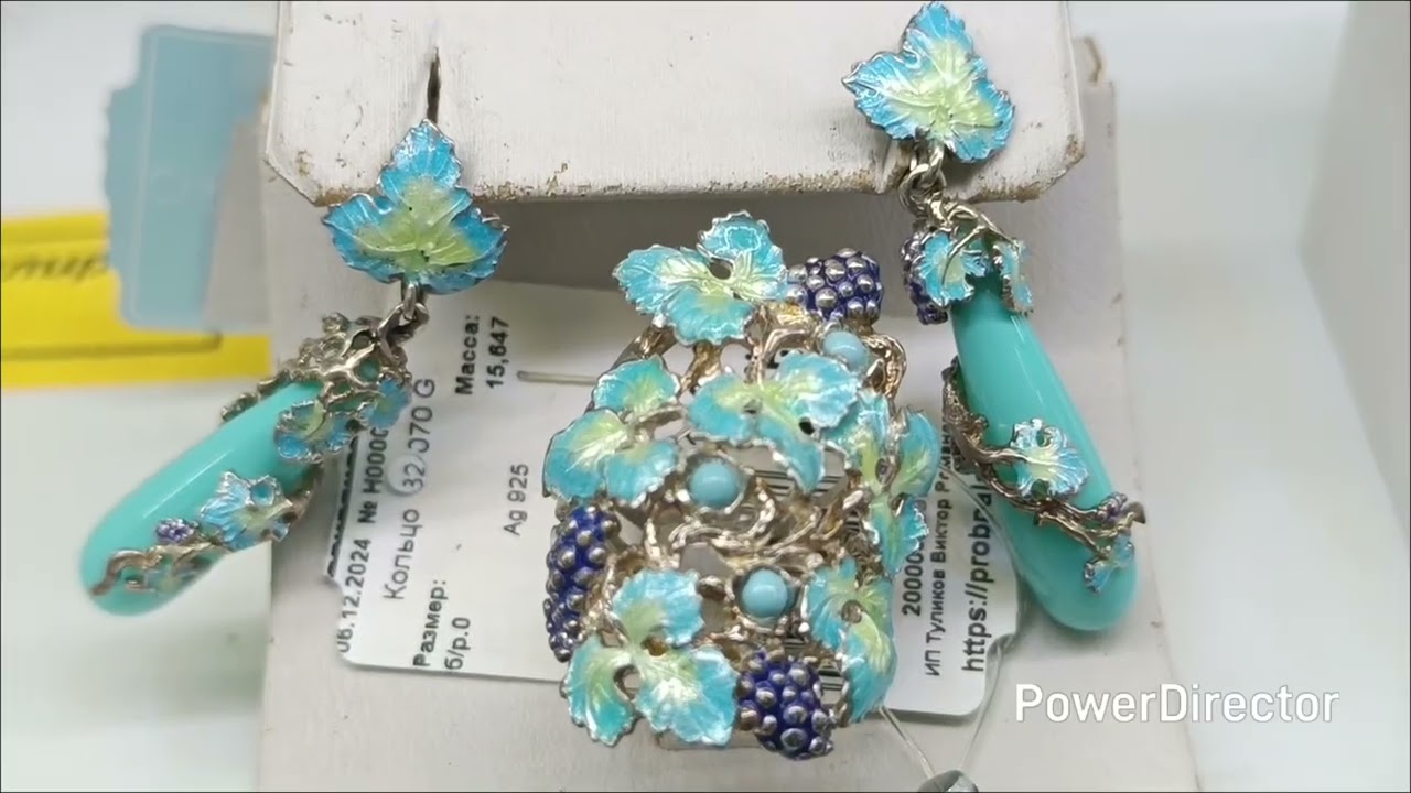 Нашла на Невском то,что искала и то,что увидела впервые. 