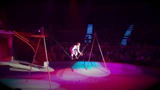 Slack wire act by Evgenii 1712 / www.maximaaa.com