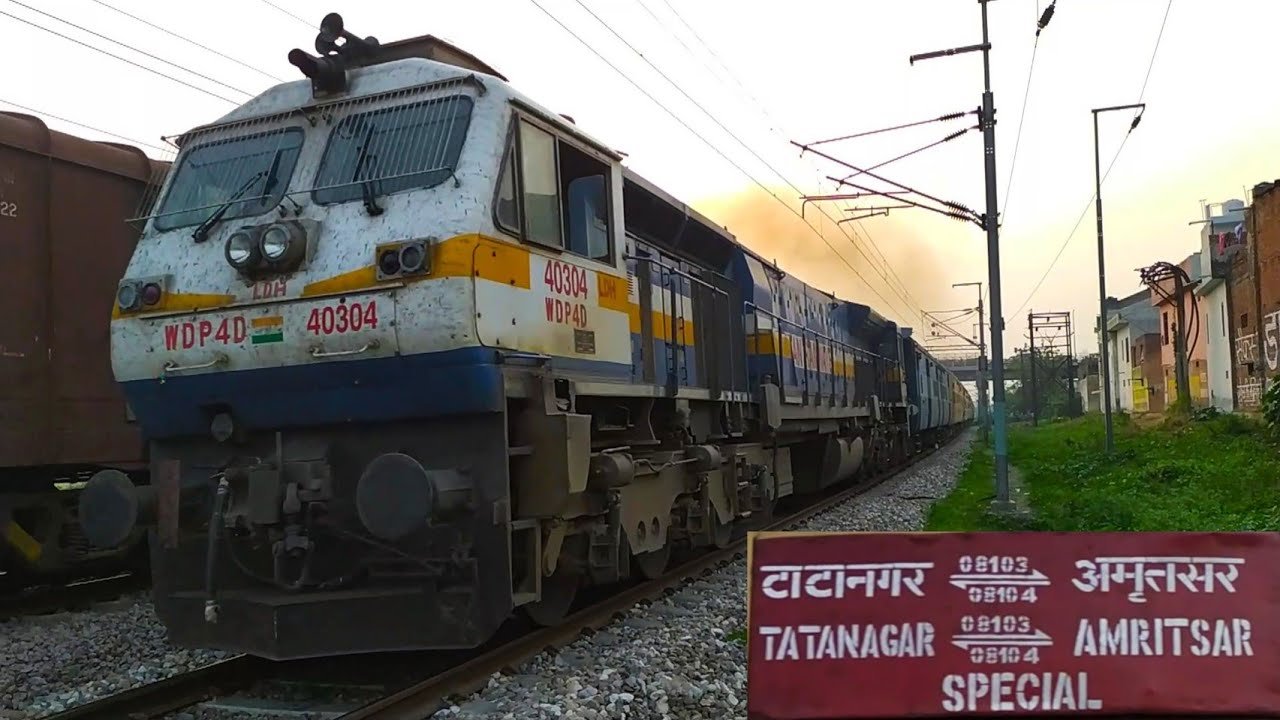 Jallianwala Bagh Express (08104 Amritsar-Tatanagar Express)First run after lockdown.Northern Railway
