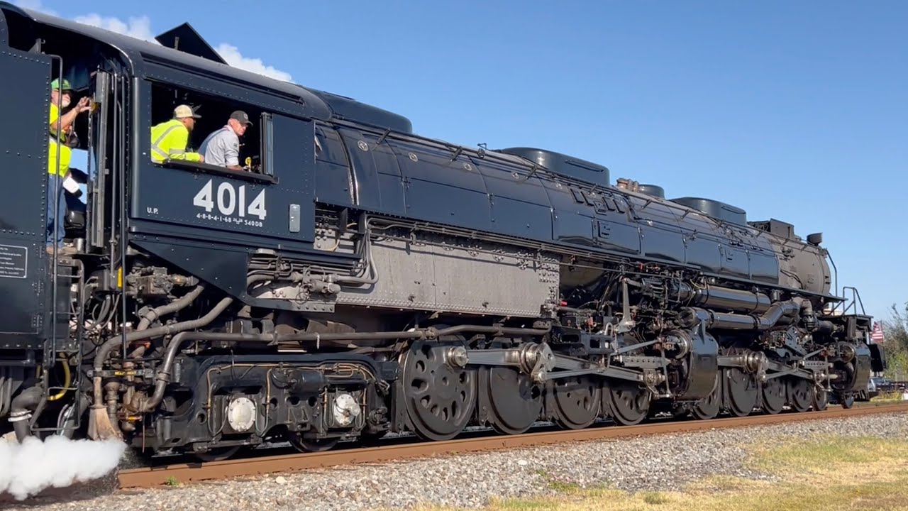 Union Pacific Big Boy #4014 leaving Bryan, Texas! October 7, 2024 - YouTube