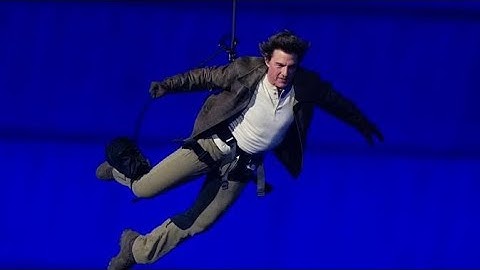 Tom Cruise performs 'epic stunt' at Olympics closing ceremony