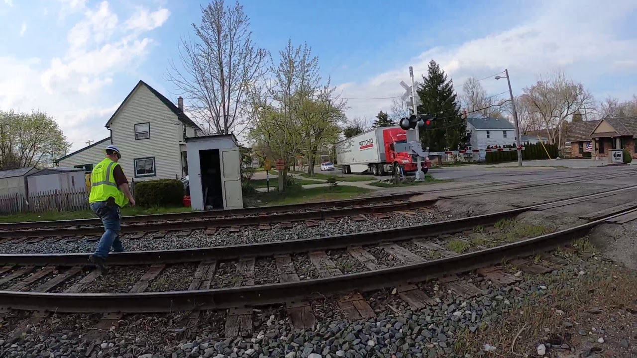 CSX Railroad Crossing Gates & Signals Down for 90 Minutes