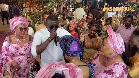 Dance Battle between Segun Johnson and Bride Mother 