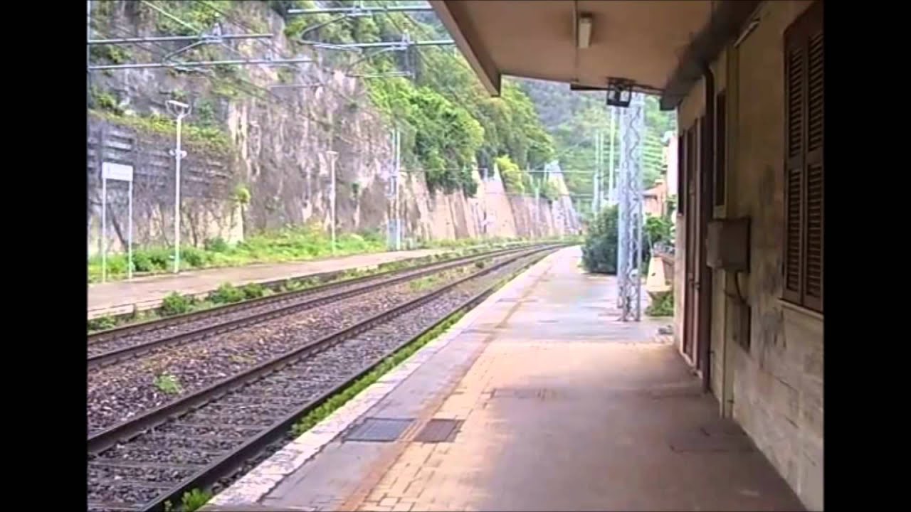 Annunci alla Stazione di Scilla