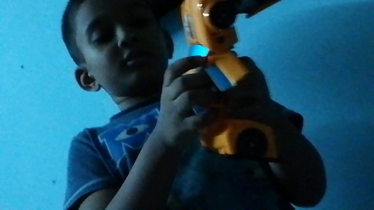 Bumble bee - YouTube