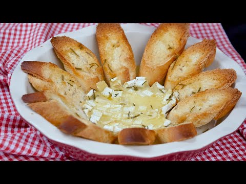 Камамбер с чесноком и гренками  - Рецепты от Со Вкусом