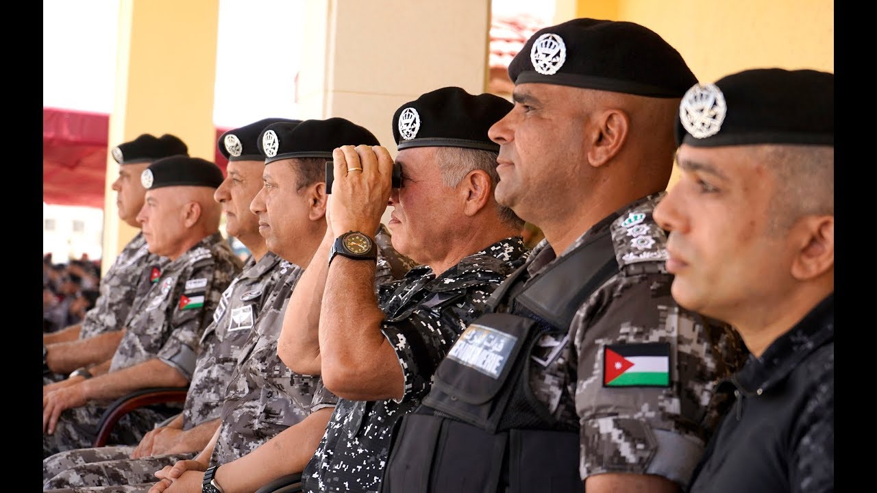 جلالة القائد الأعلى يتابع تمرين 