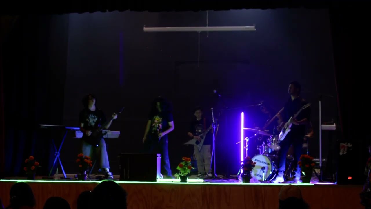 War pigs- Black Sabbath (cover by Art Rock)