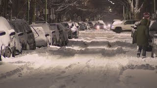 Dig out underway after Chicagoans  thumped by heavy snowfall