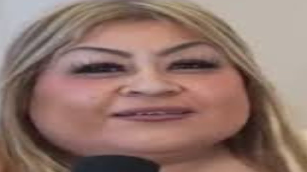 Эш Тревино сходит с ума по мужчинам (этой женщине нужно изменить свои приоритеты 😭)