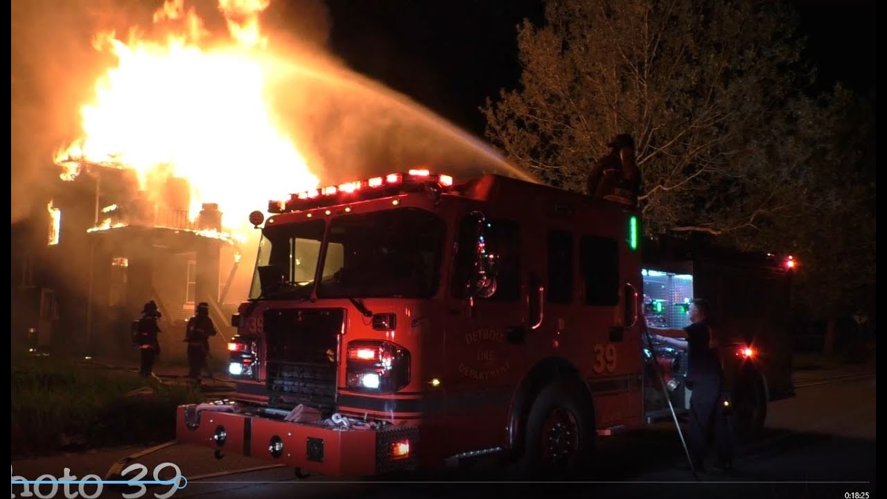 Detroit Fire Department - Engine 34 Stretching on a Dwelling