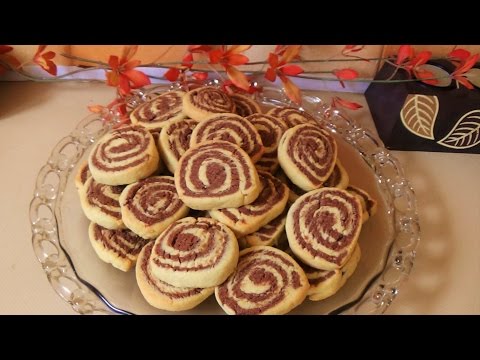 Βίντεο: Πώς να φτιάξετε όμορφα δίχρωμα μπισκότα