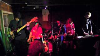 Roger Græsberg & The Anti-Music Bonanza - Love Machine (Live at Gloria Flames November 25th 2010).