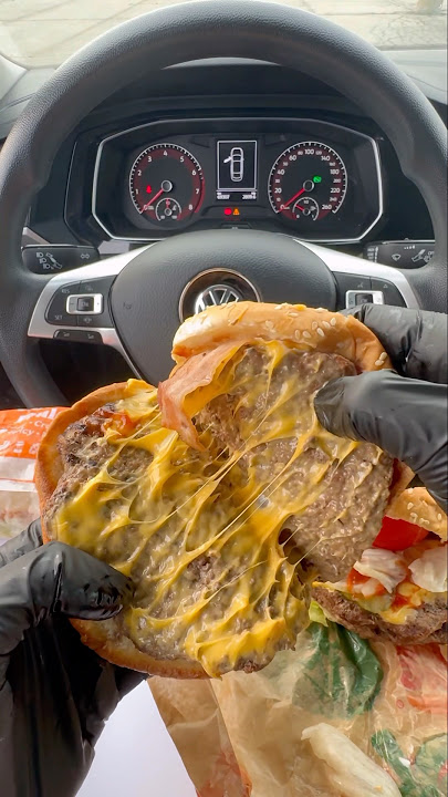 Burger king doesn’t like me 🍔👑 #asmr #food #mukbang