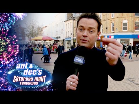 Video: Qual è il patrimonio netto di Stephen Mulhern oggi? Bio: sposato, moglie, età, altezza