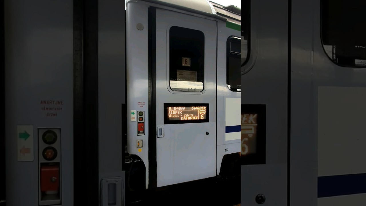 Otwieranie i zamykanie drzwi w wagonie 168A