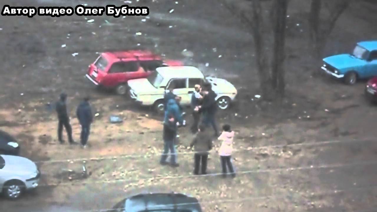 Машина сбивает человека видео Машина сбивает человека видео