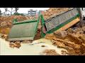 ERROR Landslide Overloaded HYUNDAI Truck 24TON Drive Back Unload Delivery & Recovery Skills