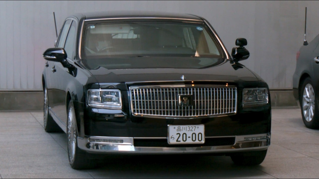 高市早苗内閣総理大臣 #高市早苗 #警護 #パトカー #覆面パトカー - YouTube
