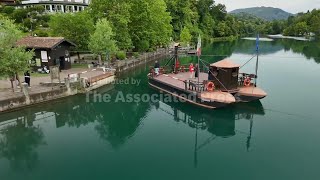 Da Vinci-era ferry helps commuters beat everyday traffic