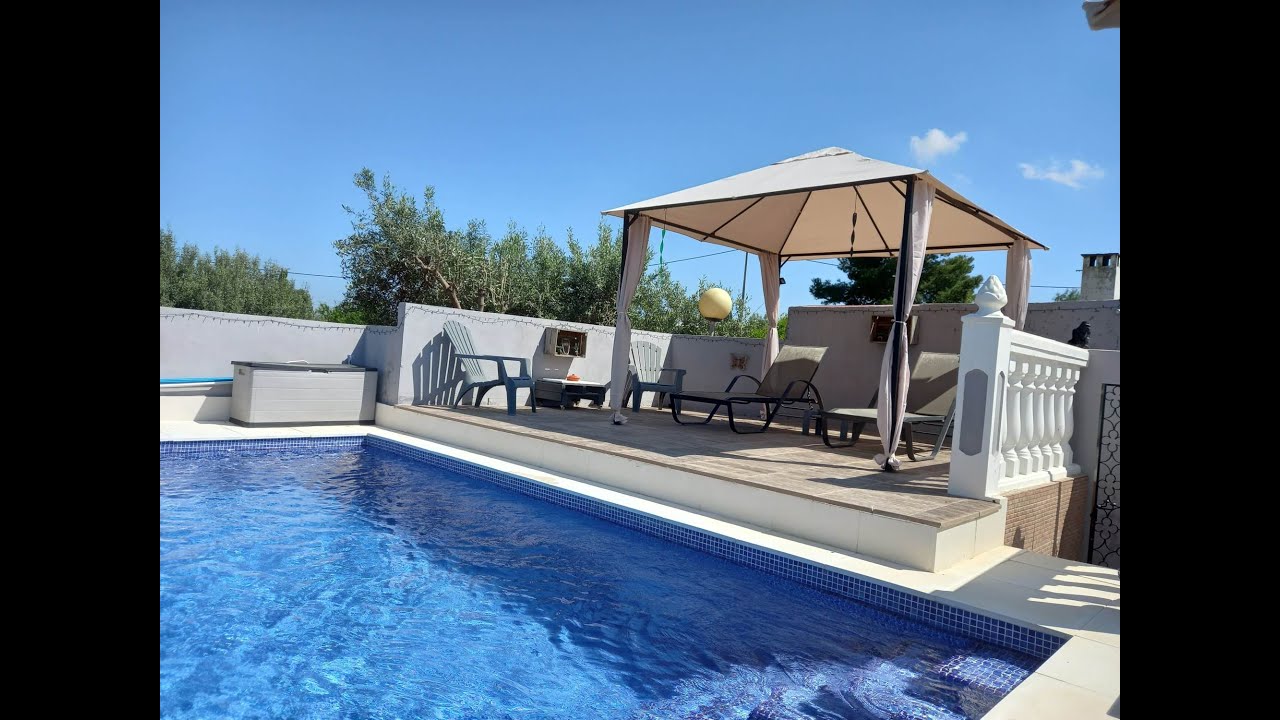€1,000 - 3 bedroom Villa to RENT  in Montroy, Valencia