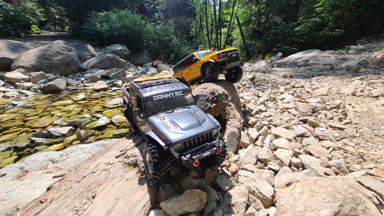 2021 Ford Bronco RTR vs Jeep Gladiator JT - YouTube