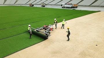 Mặt cỏ SVĐ được thi công như thế nào? Quy trình tạo ra mặt sân bóng đá có thể bạn chưa biết
