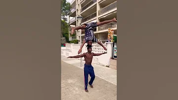 Duh Ona Kijana Kabebwa Kama Mzigo Kichwani Wasafitv Efm94 Ayotv Cloudstv Azamtvmaxapp 