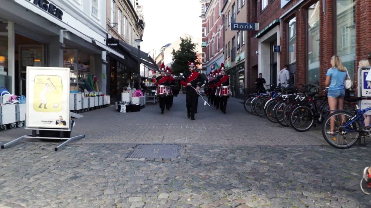 Nuclear Devils Drumband - Marchtur