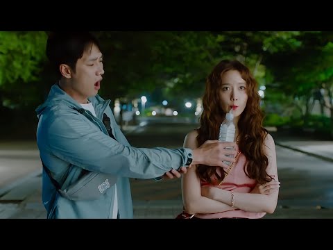 بيعجب ببنت شبه الملائكه بس الصدمه لما بيعرف إنها بتتحول لشيطانه بالليل وهو هيحميها ملخصpretty Crazy