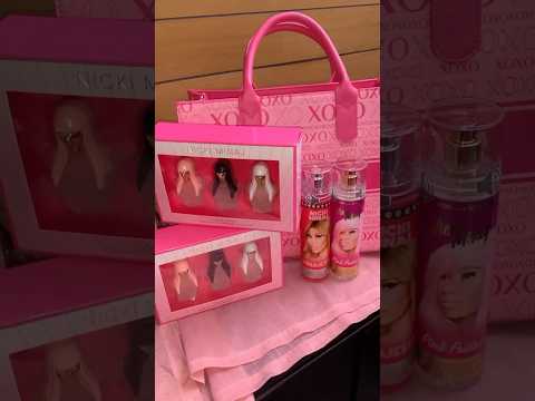 #PinkFriday perfume set