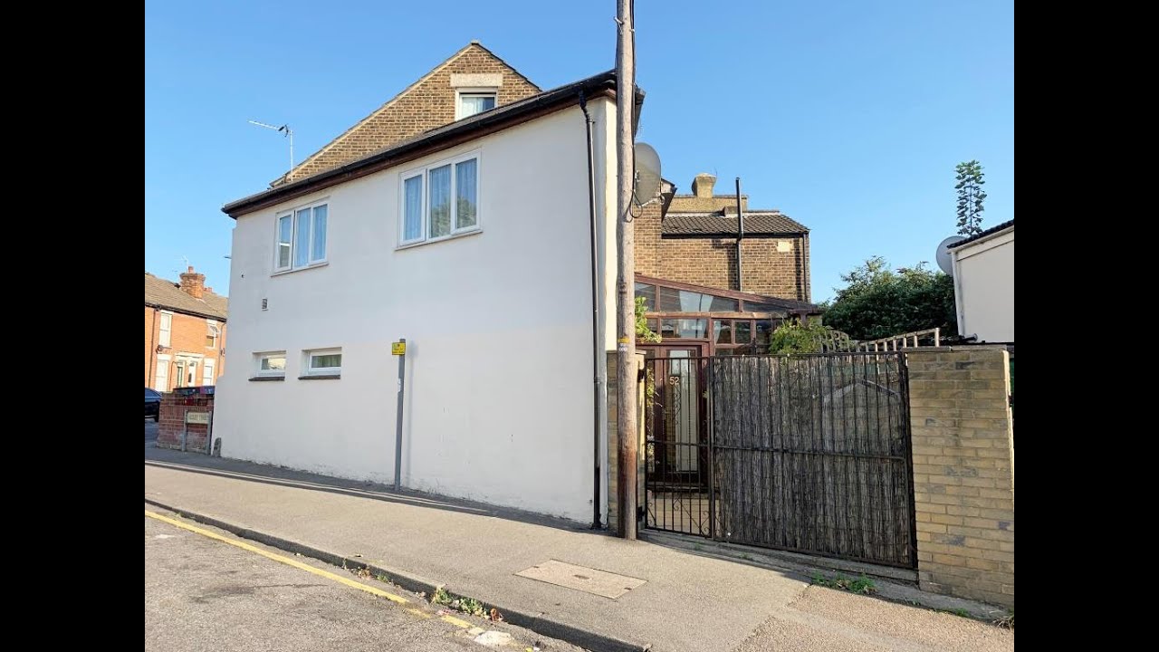 52 Hedley Street, Maidstone December Online Aucction YouTube